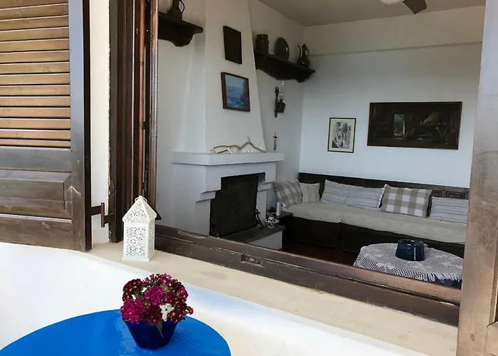 Nyaraló Unique Sea View House *