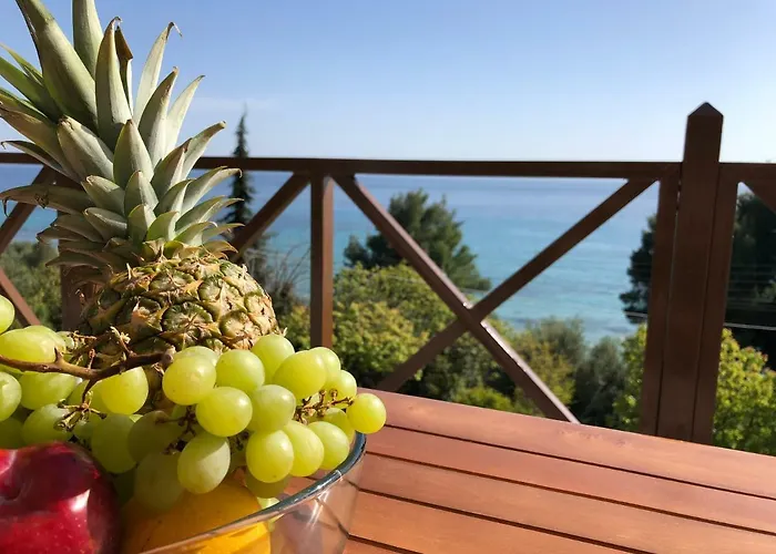 Nyaraló Unique Sea View House *